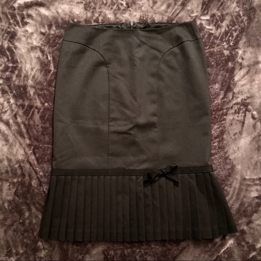 Trina Turk Black Skirt with Ruffle Detail